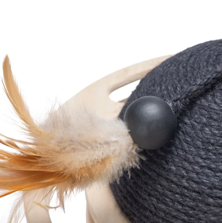 Designed by Lotte Baya puinen leikkipallo