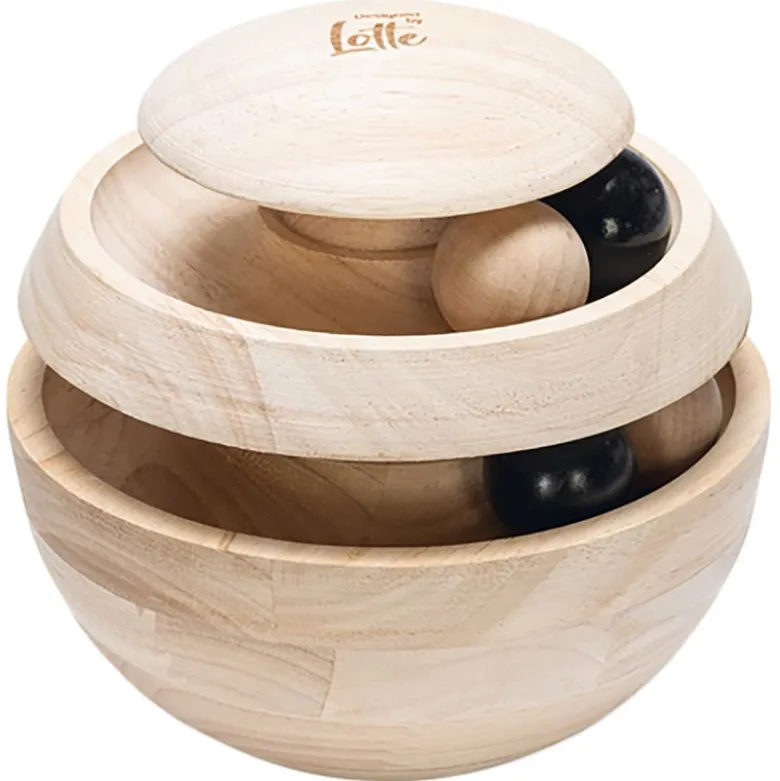 Designed by Lotte Neya puinen kissanlelu