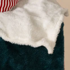 TIAKI joululahjatorni kissoille