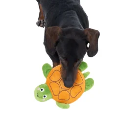 TIAKI Silent Squeaky Turtle -koiranlelu